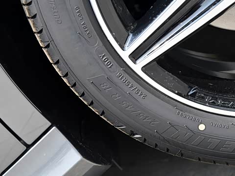 2020�� �Ŀ� E 260 �˶���