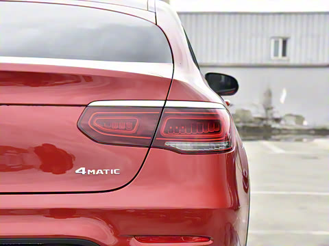 2022�� �Ŀ� GLC 260 4MATIC ����SUV