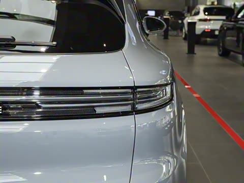 2025�� Cayenne 3.0T ���۰�