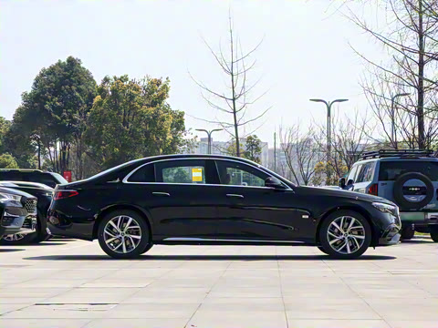 2025�� �Ŀ� E 300 L ʱ���˶���