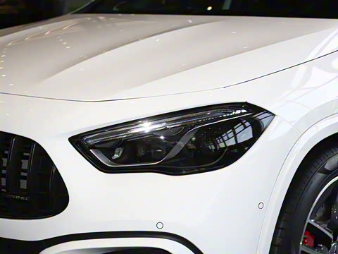 2025�� AMG GLA 35 4MATIC