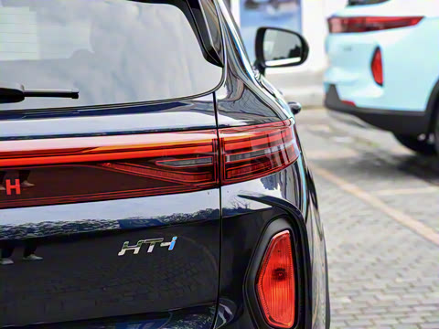 2022�� 1.5L PHEV 205KM ���а�Plus