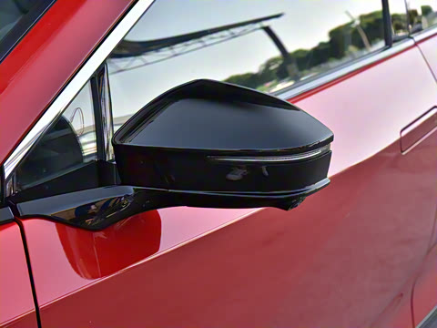 2025�� 550 PRO���а�