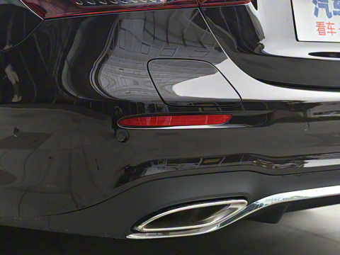 2022�� E 350 e L ���ʽ��϶����˶��γ�