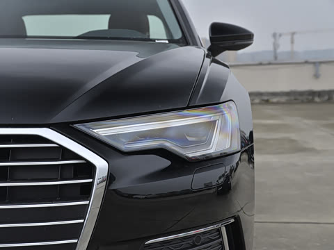 2021�� 40 TFSI ����������