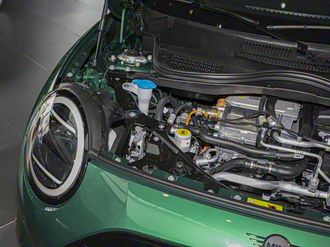 2025�� JOHN COOPER WORKS