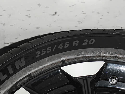 2025�� 702 �������� Max