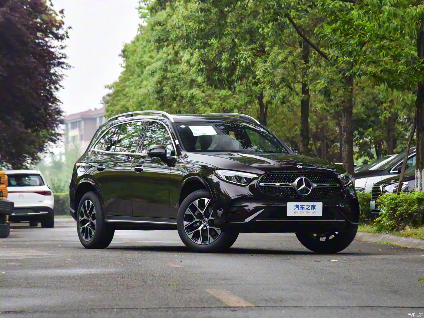 汽车之家>汽车图片>奔驰>奔驰glc>2023款glc260l4matic豪华型>当前