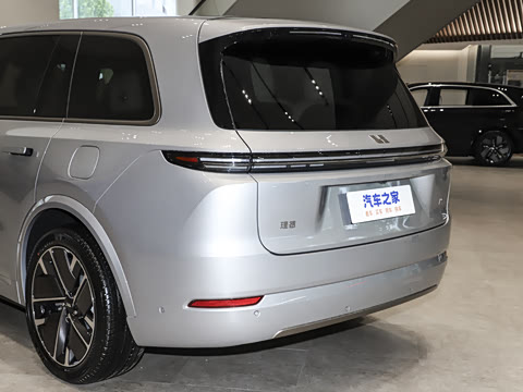 2025�� Ultra ���ܻ��°�