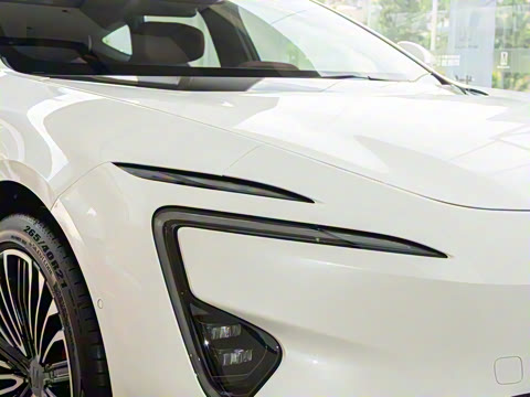 2025�� �Ŀ� Ultra���̰�