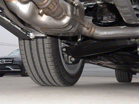 2022�� �Ŀ� E 300 L �˶�ʱ����