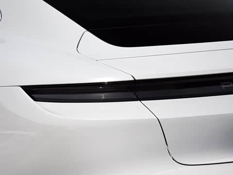 2019�� Taycan Turbo