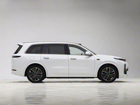 2025�� Ultra ���ܻ��°�