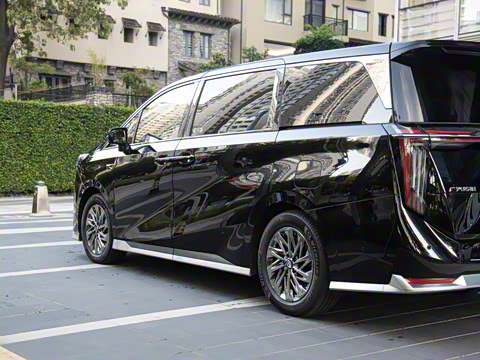 2025�� Ǭ��ϵ�� Ultra ͷ�Ȳ�