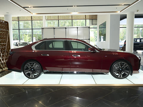 2023�� 740Li ������ M�˶���װ