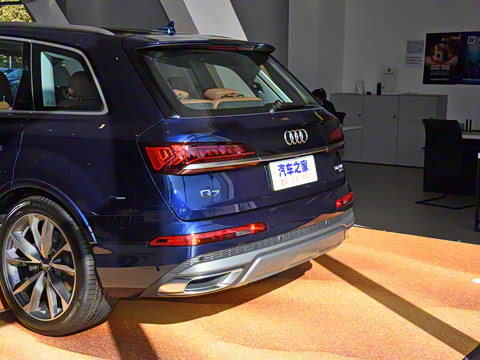 2021�� 55 TFSI quattro S line�˶���