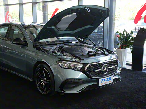 2025�� �Ŀ� E 260 �˶���