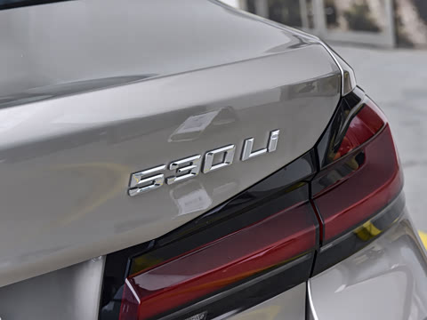 2022�� �Ŀ� 530Li ������ M�˶���װ