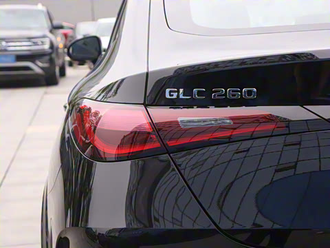 2025�� �Ŀ� GLC 260 4MATIC ����SUV