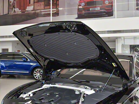 2026�� 4.0T V8 Mulliner