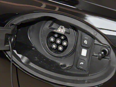 2026�� 4.0T V8 Mulliner