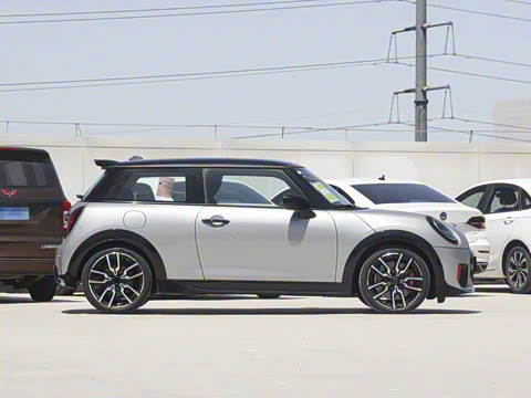 2025�� JOHN COOPER WORKS