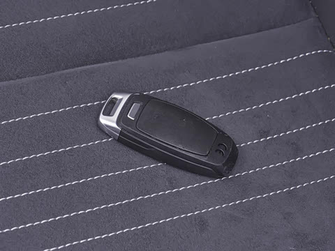 2023�� 50 e-tron quattro ��ҫ�� ������װ