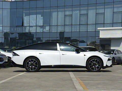 2025�� �������� Max �콢��