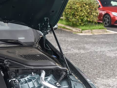 2025�� �Ŀ� E 300 L ʱ���˶���