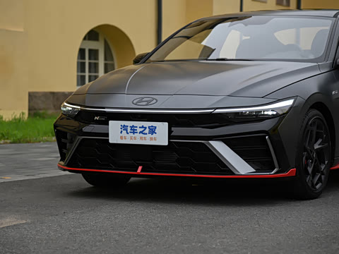 2023�� 240TGDi DCT N Line TOP�콢��