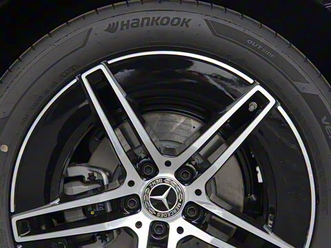 2025�� �Ŀ� E 260 �˶���