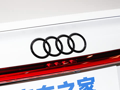 2025�� 55 TFSI quattro ������