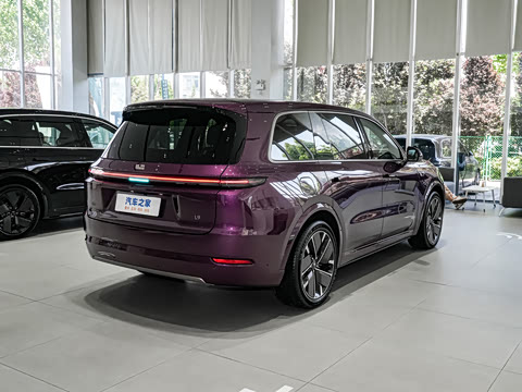 2025�� Ultra ���ܻ��°�