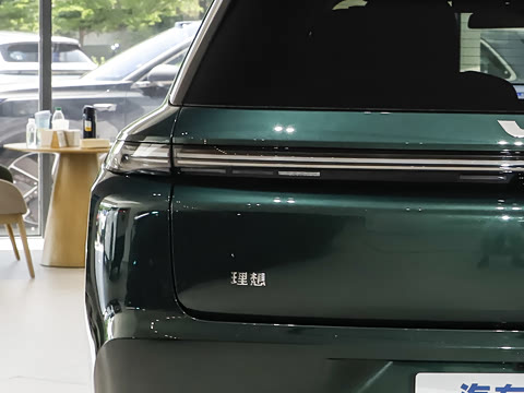 2025�� Ultra ���ܻ��°�