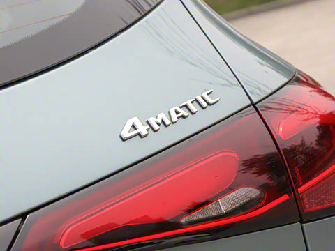 2025�� �Ŀ� GLC 260 L 4MATIC ������