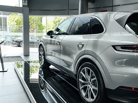 2025�� Cayenne 3.0T ���ΰ�