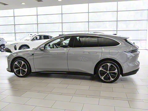 2025�� 75kWh Touring