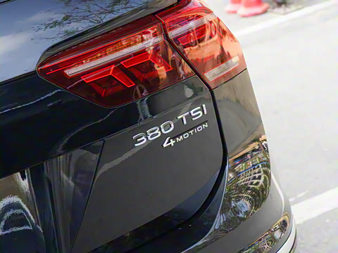 2023�� �Ŀ� 380TSI �Զ�����R-LineԽ����7��