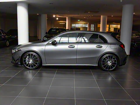 2022�� AMG A 35 4MATIC