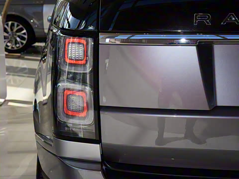 2022�� 5.0 SC V8 565PS SVA�۷崴���ӳ���