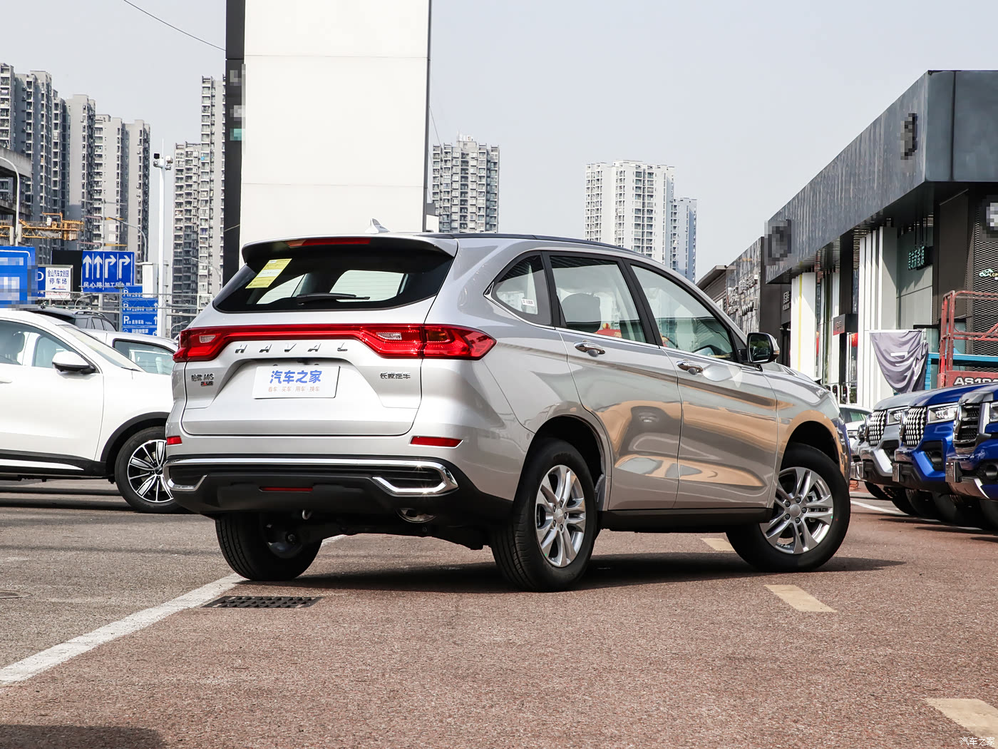 5t dct精英智联型此配置为选装,请以实车为准哈弗m6  2023款 plus 1.