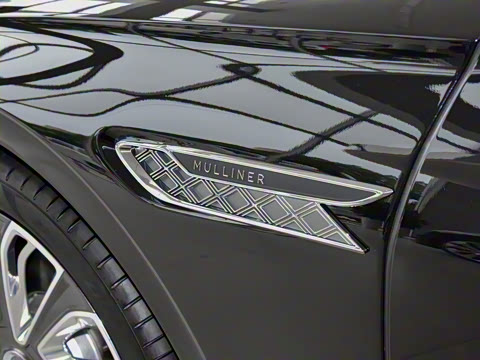 2026�� 4.0T V8 Mulliner