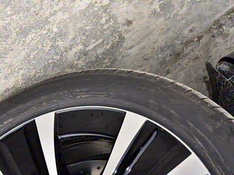 2022�� �Ŀ� E 350 e L ���ʽ��϶����˶��γ�