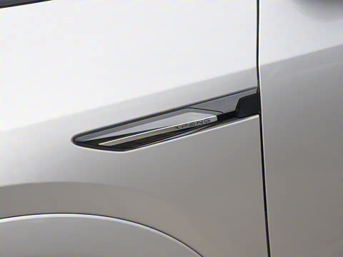 2025�� 702���������� Max