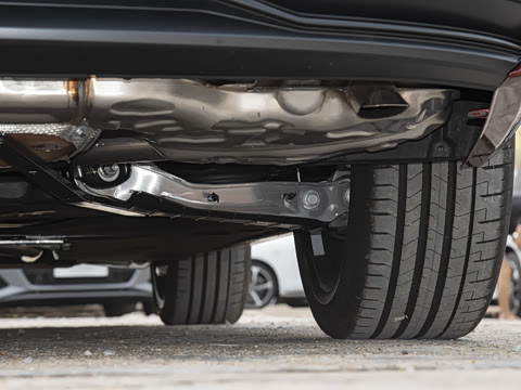 2025�� 55 TFSI quattro ������