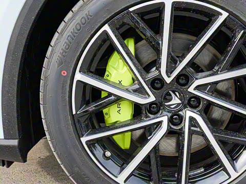 2025�� 560MAX 185kW