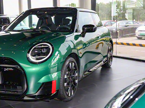 2025�� JOHN COOPER WORKS