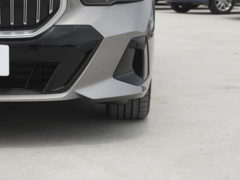 2025�� 530Li xDrive M�˶���װ