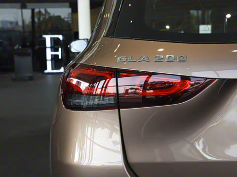 2022�� �Ŀ� GLA 200