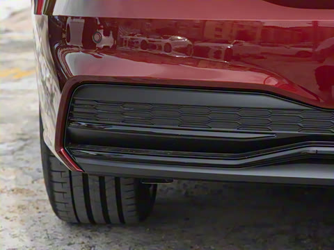 2025�� 55 TFSI quattro ������